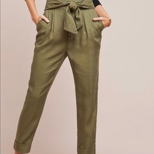 NWT from Anthro— high waist crop with bow— size 14